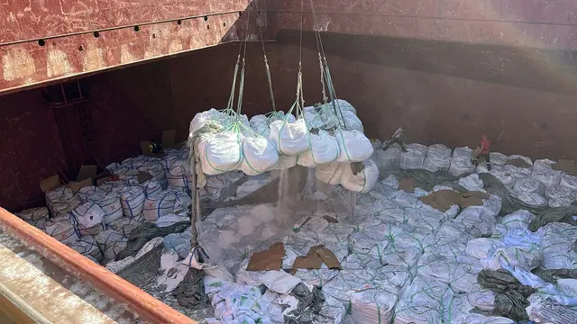Bagged cargo slung inside the hold